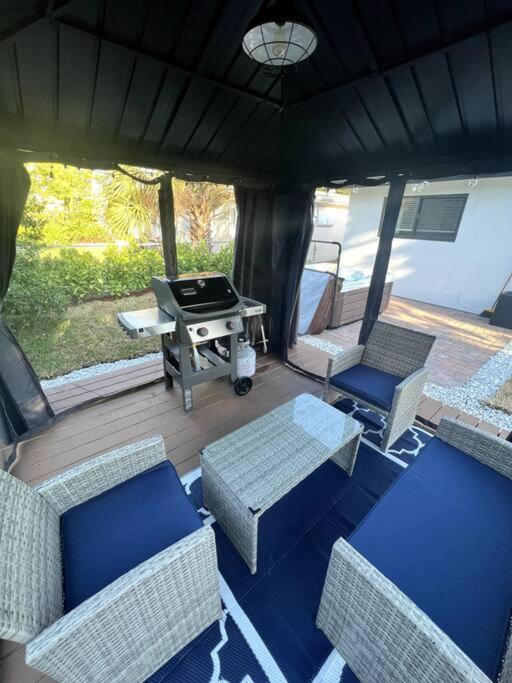 Modern Tropical Oasis With Arcade, Hottub & Minigolf Villa Hollywood Buitenkant foto